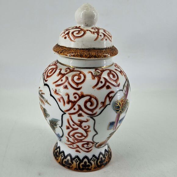Vintage small hand painted bird Ginger Jar urn w lid 7" - Picture 2 of 4